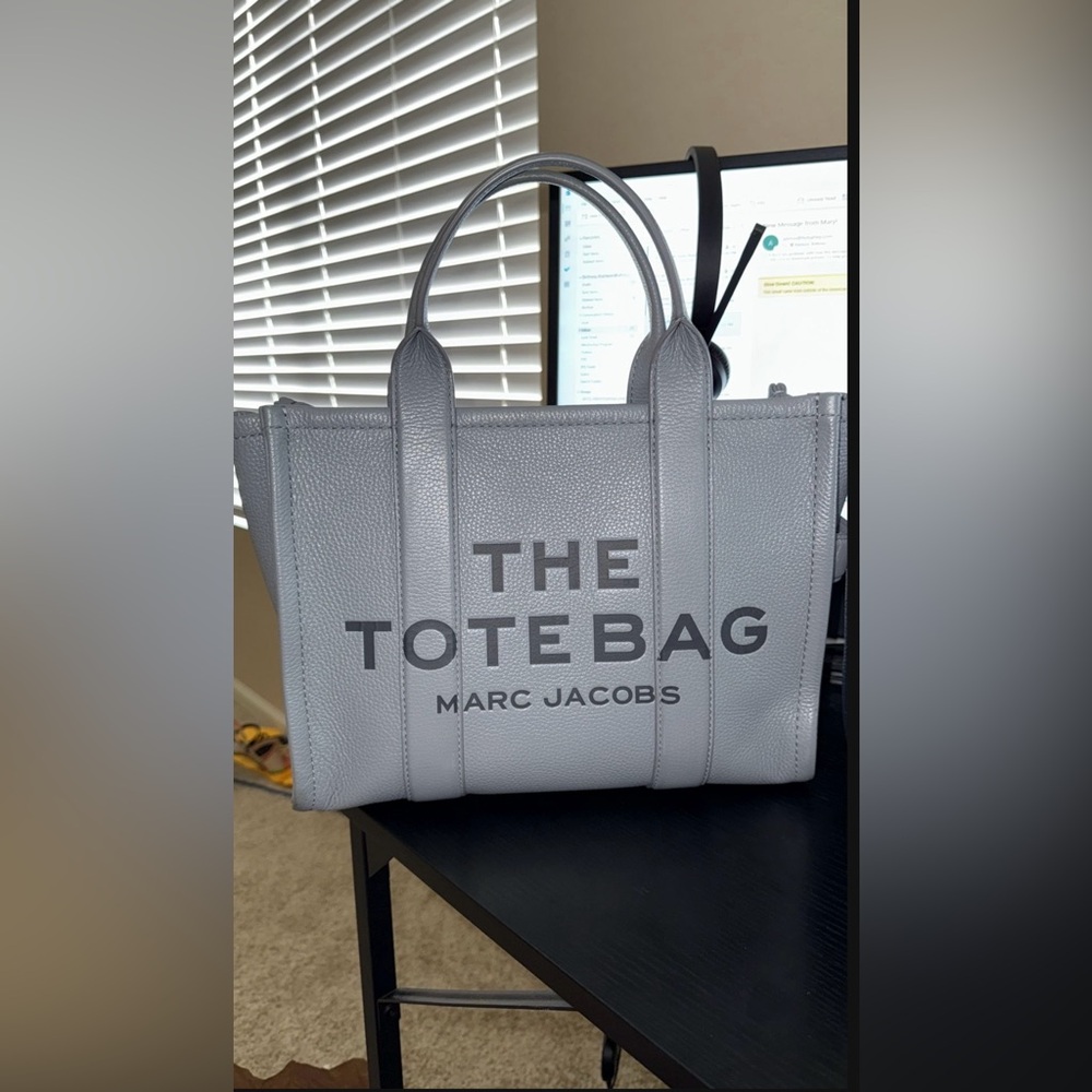 New Marc Jacob’s the tote (medium size)